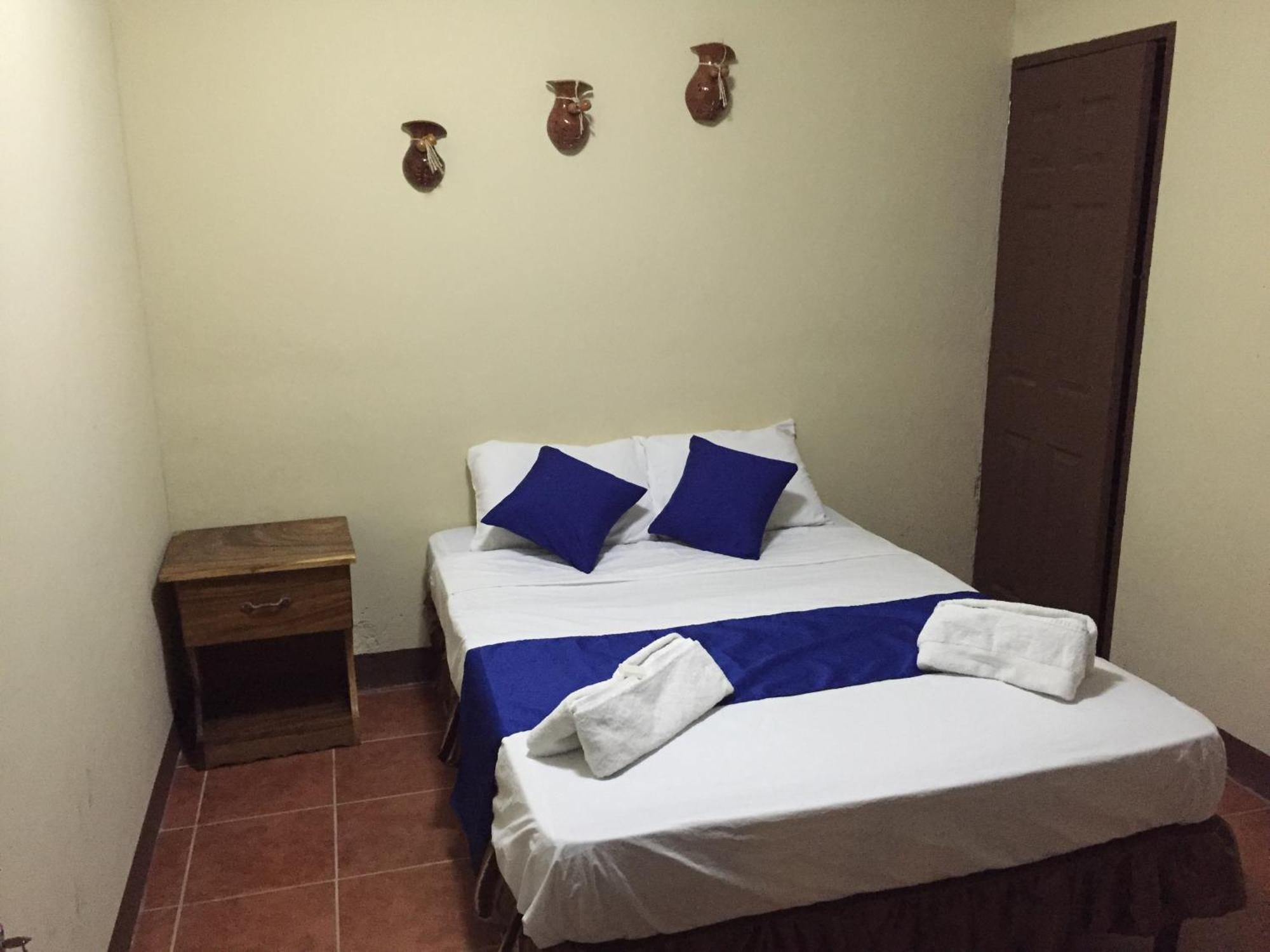 Hostal El Jardin Leon Room photo