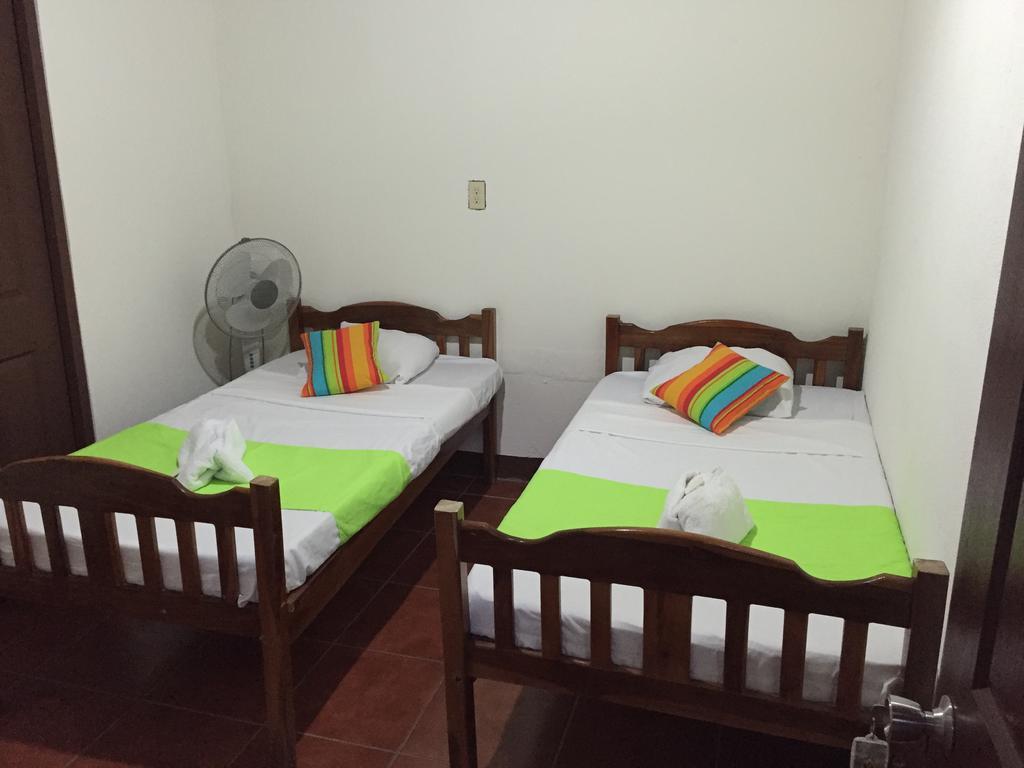 Hostal El Jardin Leon Exterior photo