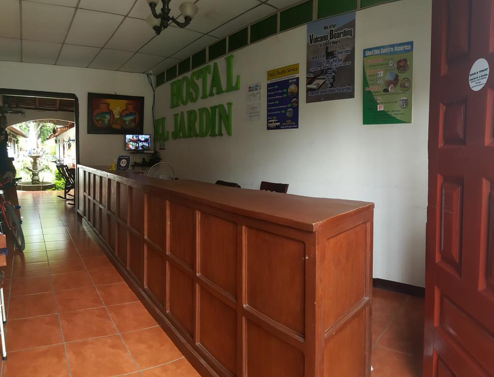 Hostal El Jardin Leon Exterior photo